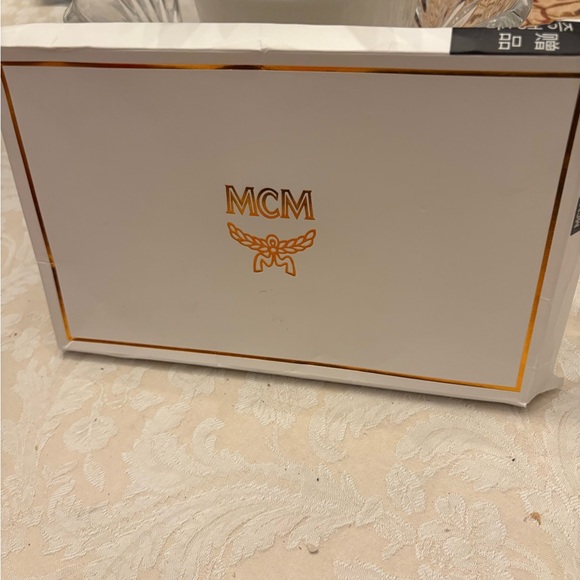 MCM Vibrant Orange Logo Envelope Clutch - Picture 9 of 13